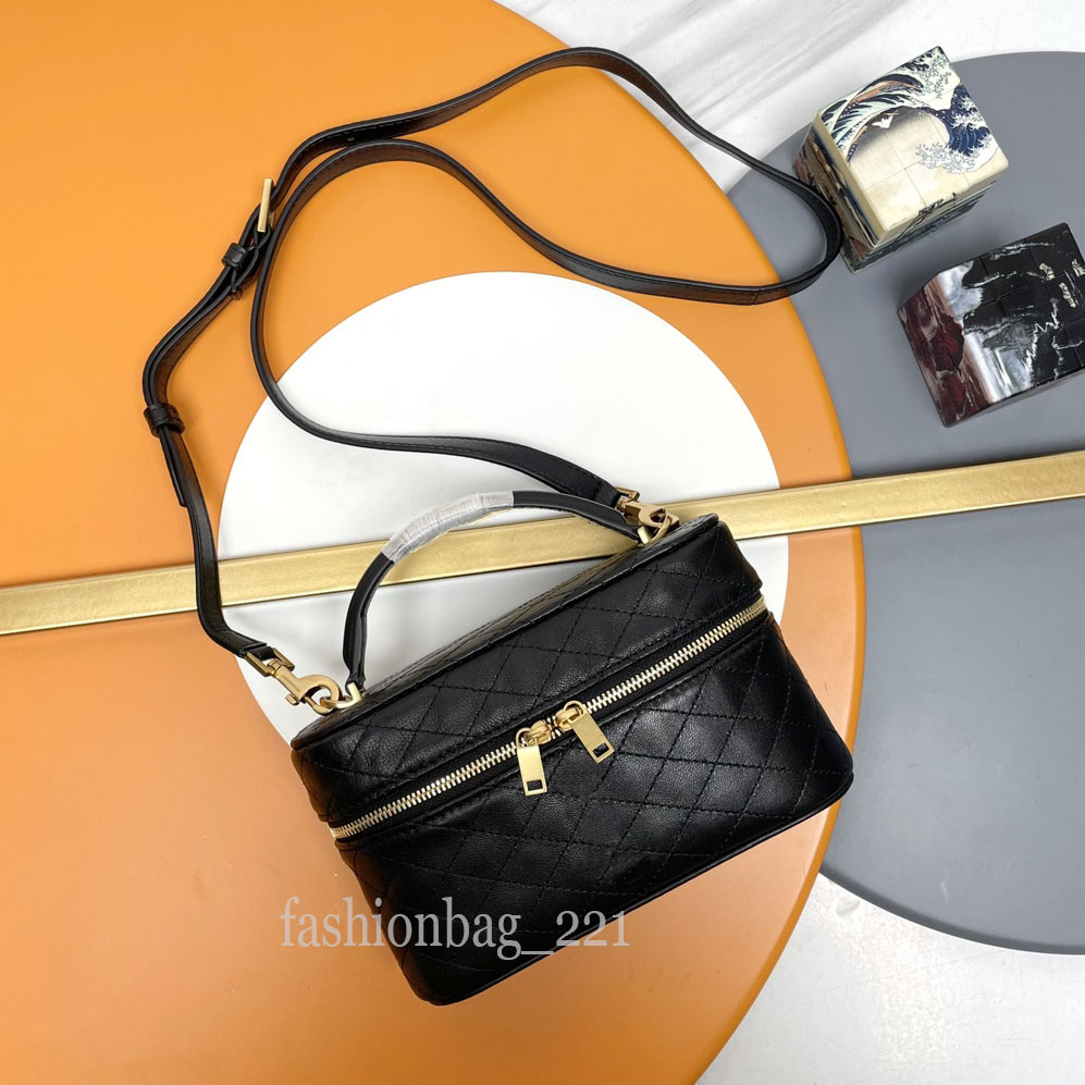 Luxury Designer Cosmetic Case Elegant Sheepskin Women's Purse with Detachable Strap & Stylish Square Shape