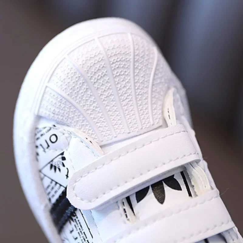 Childrens Sneakers Kids Fashion Design White Non-slip Casual Shoes Boys Girls Hook Breathable Sneakers Toddler Outdoor Shoes C251203