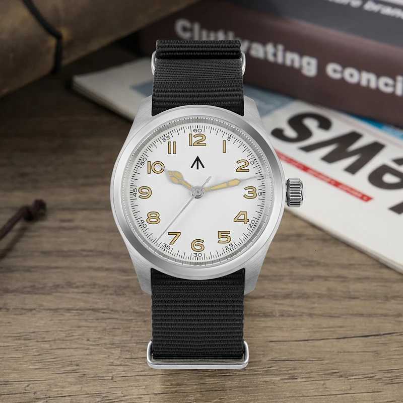 Militado ML08 38mm Quartz Watch Military VH31 Movement Double Sapphire Crystal Luminous 100m Waterproof Vintage Watches K251203