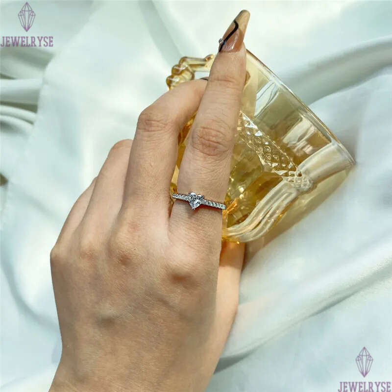100% 925 Sterling Silver ring Luxury Rings Jewelry 5A Cubic Zirconia White Heart Princess Cut Diamond Party For Women Love Engagement Wedding rings Wi