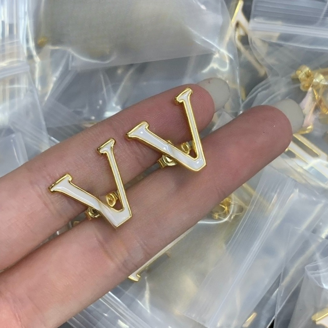 Fashion Designer Earrings Luxury Gold Plated Stud Earrings for Women Trendy Earring Simple Gold Letter Stud Lady Jewelry
