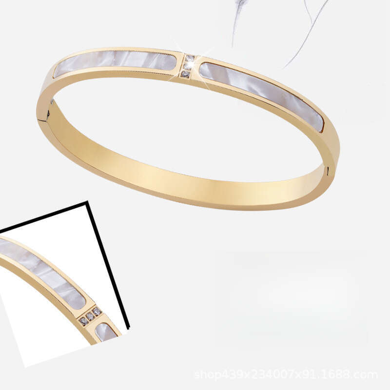 Factory Direct Sales Internet Celebrity Hot-Selling Shell Pattern Classic Titanium Steel Clasp Unisex Bracelet High Color Retention Simple and Elegant
