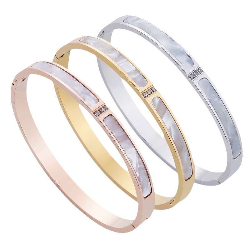 Factory Direct Sales Internet Celebrity Hot-Selling Shell Pattern Classic Titanium Steel Clasp Unisex Bracelet High Color Retention Simple and Elegant