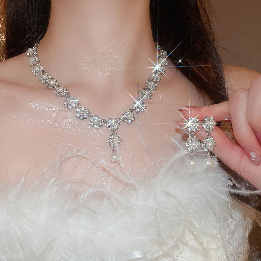Diamond-encrusted Flower Pearl Tassel Earrings Necklace Palace Style Elegant Versatile Jewelry Set Light Luxury High-end Accessories - view 5