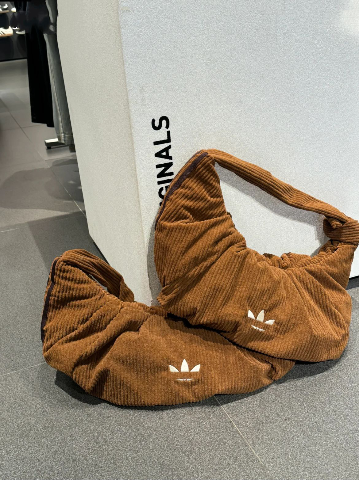 Designer Bag Oversized Corduroy Shoulder Bag Large Soft-Textured Hobo with Adjustable Strap, Casual Wrinkle Design Travel Tote