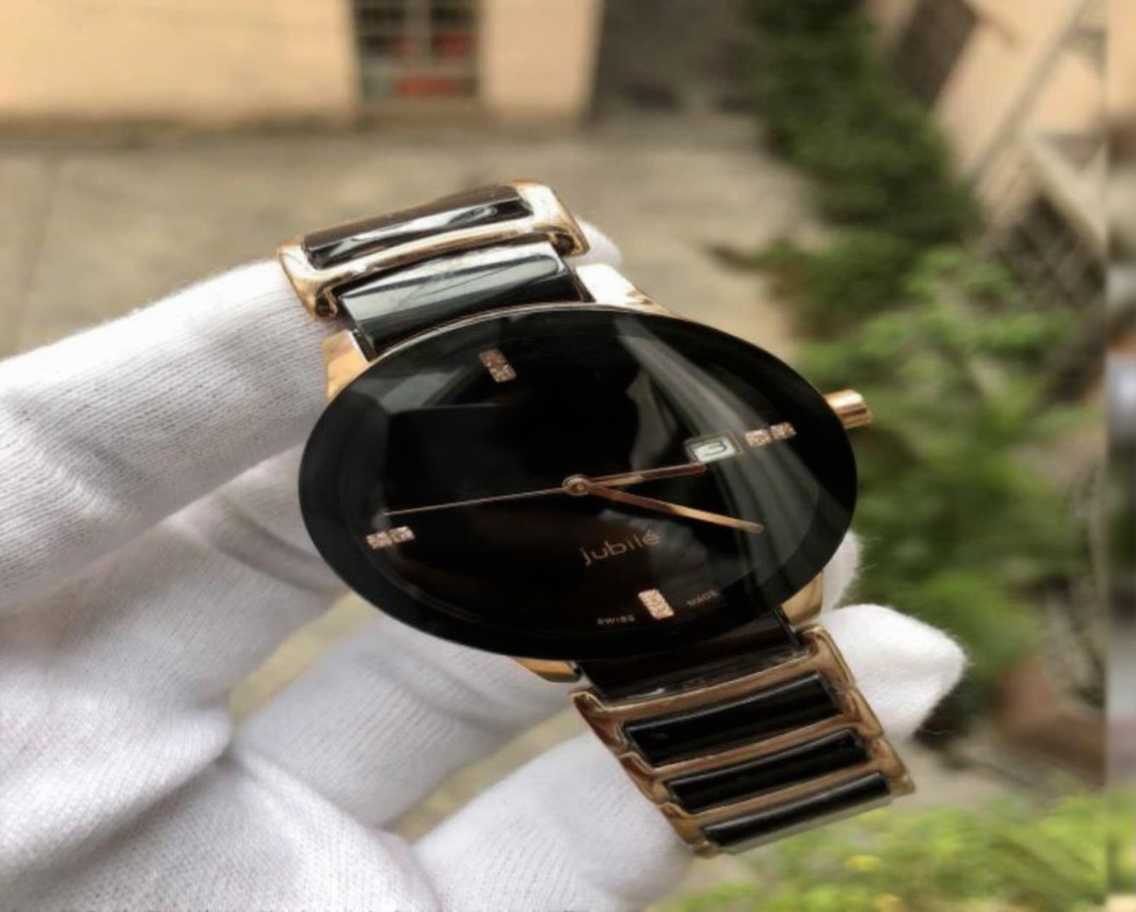 Wristwatches Whole Unisex Watches Lady Famous Modern Men039s Qaurtz Fashion Black Ceramic Watch Ladies Casual Mens Sport Watch 37mm