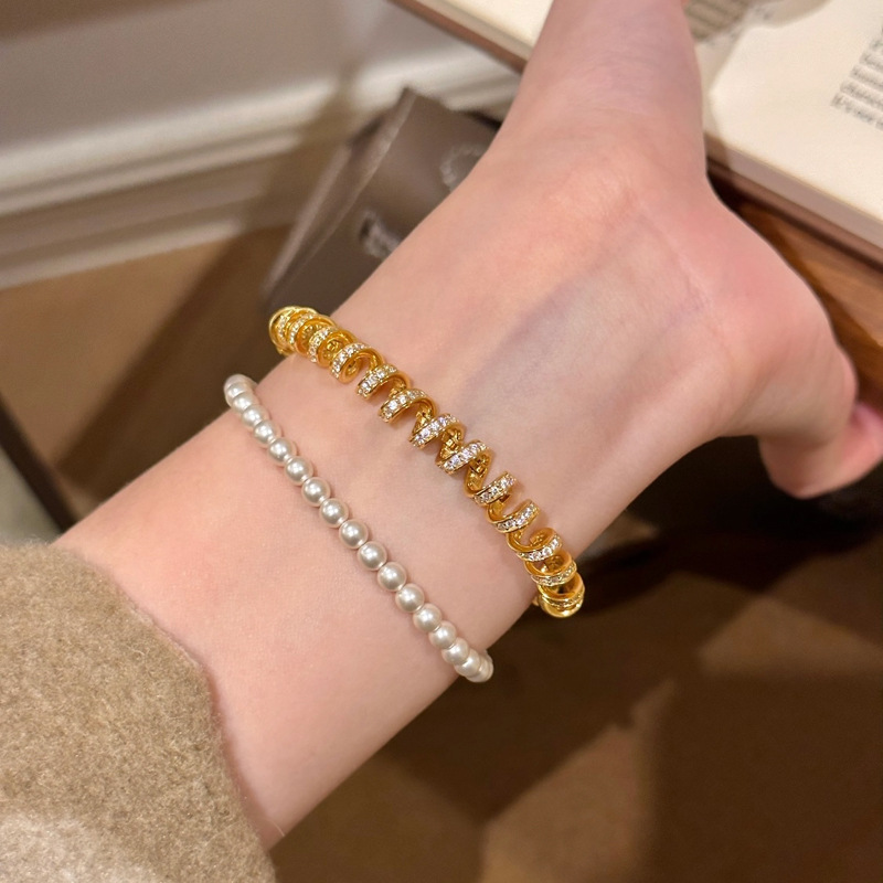 18K Real Gold Plated Zircon Twisted Splicing Light Luxury High-end Bracelet Vintage Temperament Niche Jewelry for Women - view 3