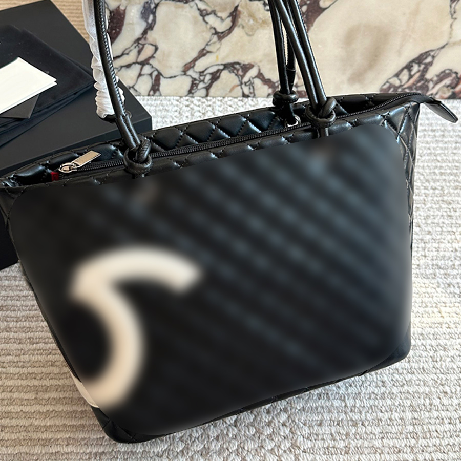 Women Bag Designer Shoulder Bag Handbag Luxury Crossbody Classic Handbag Elegant Unisex Tote Large Capacity Durable Elegant Fashion Shoulder Bag