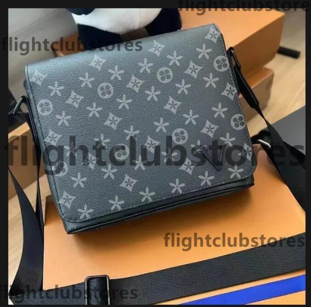 designer bag men shoulder crossbody man briefcase leather handbag totes messenger wall louis vuittonhandbag vuittonly lvs lvt louisvuitton louievuitton