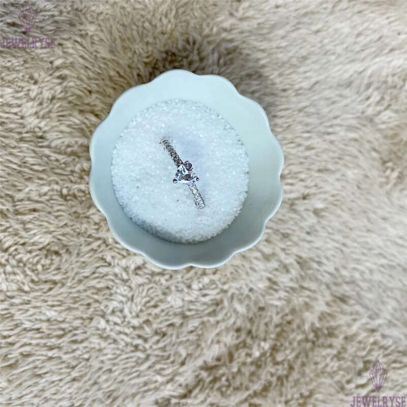 100% 925 Sterling Silver ring Luxury Rings Jewelry 5A Cubic Zirconia White Heart Princess Cut Diamond Party For Women Love Engagement Wedding rings Wi