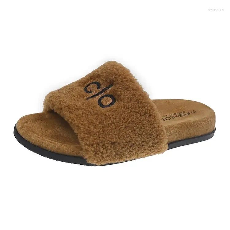 Slippers Women's Plush Slip-On Flat Bottom Letter Cotton Indoor Outdoor Wear Autumn Winter Soft Fashionable