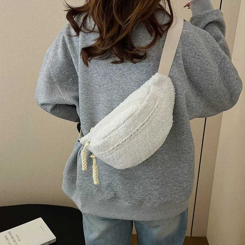 Lamb Fur Bag for Womens Winter New Trendy Ins Versatile Commuting Waist Bag Plush Single Shoulder Crossbody Chest BagT251204