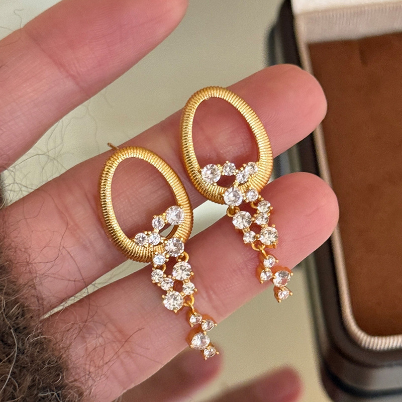 Silver Needle Inlaid Diamond Round Tassel Vintage Elegant High-end Personality Fashion Light Luxury Niche Earrings for Women - view 4