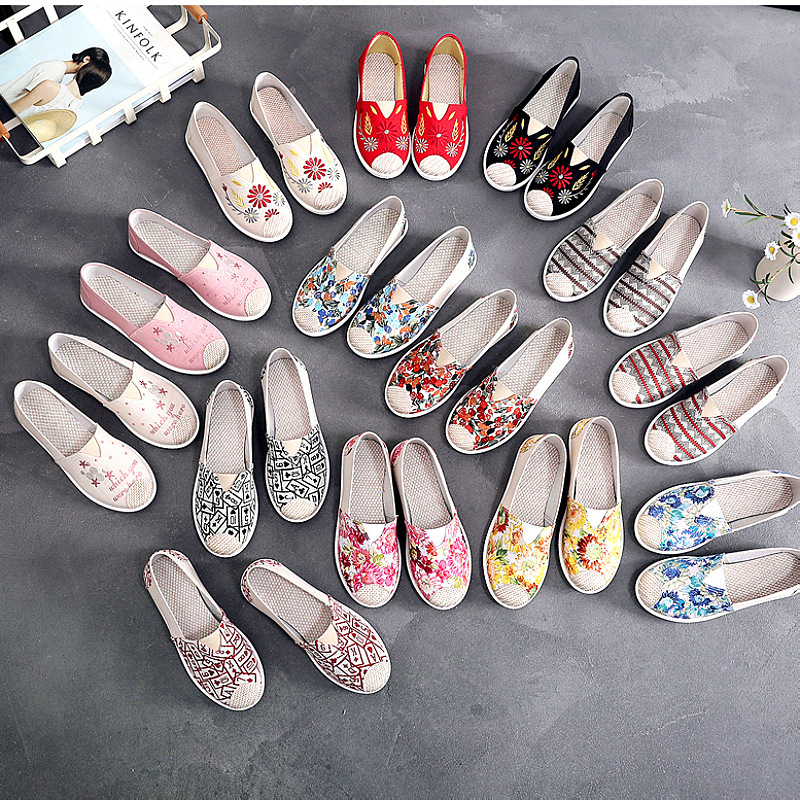 25 New Spring and Autumn Old Beijing Cloth Shoes Casual Canvas Shoes Slip-On Women's Shoes Non-Slip Soft Sole Versatile Women's Shoes