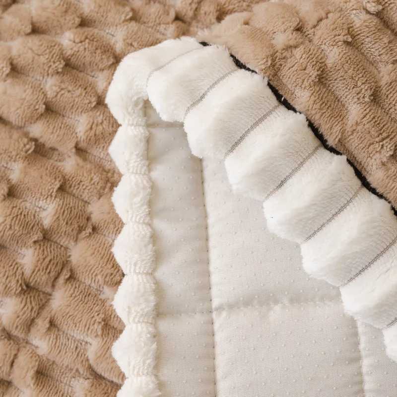 Honeycomb Fleece Living Room Sofa Cushion Autumn/Winter Straight-Cut One-Piece Anti-Slip Seat Pad Thickened Plush Sofa Cover M251204 - view 7