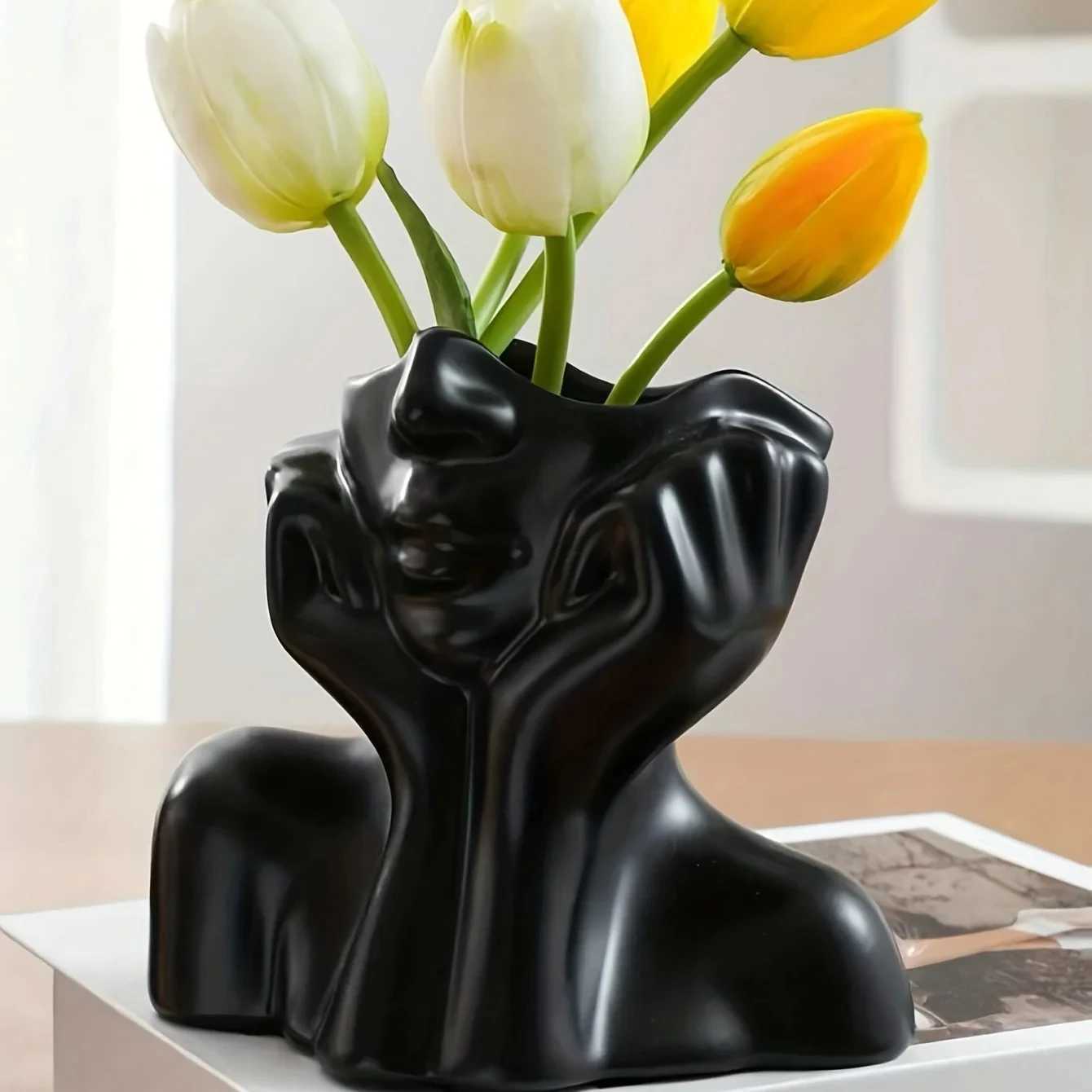 Fem Vase Resin Modern Vase for Garden He Living Ro Decoration Tabletop Art Statue Halloween Christmas Decoration H251204