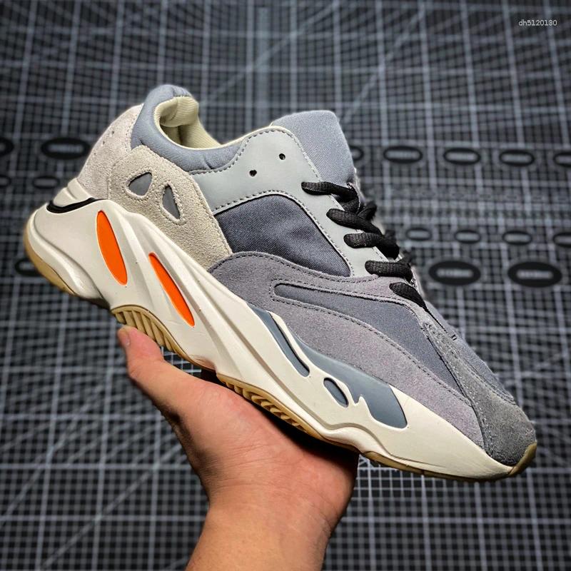 Casual Shoes 2025 Summer Fashion Outdoor Leisure V2 Comfortable High Quality Classic Coconut Trendy Running Sports Couple Style 36-47