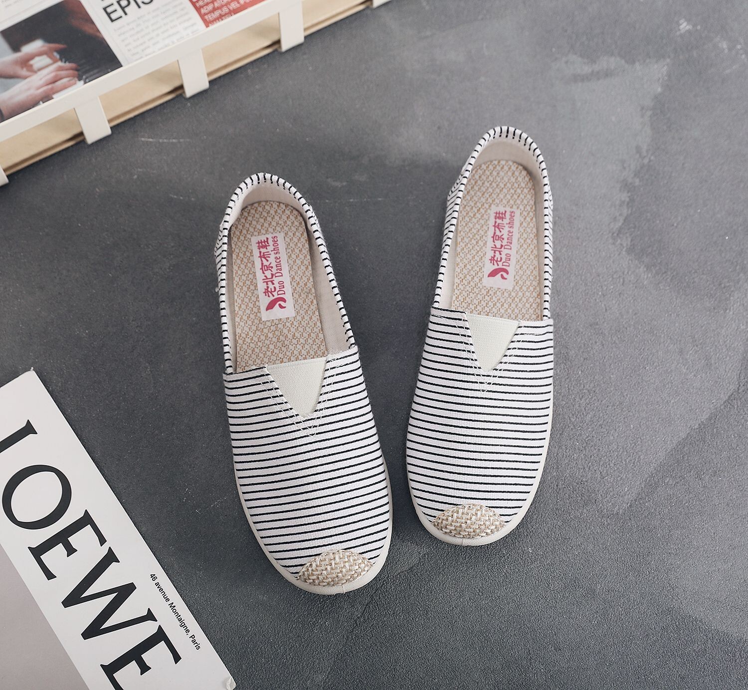 25 New Spring and Autumn Old Beijing Cloth Shoes Casual Canvas Shoes Slip-On Women's Shoes Non-Slip Soft Sole Versatile Women's Shoes