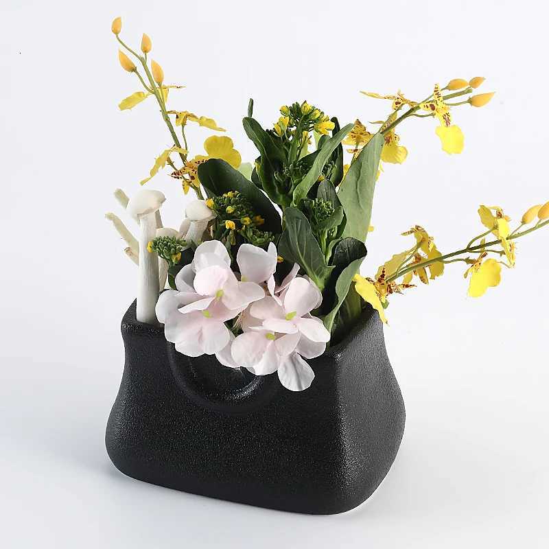 Nordic Luxury Handbag Vase Flower Boxs Ceramic Bag Shaped Flower Pot Flower Container Wedding Vntines Day Wall Hanging Decor H251204