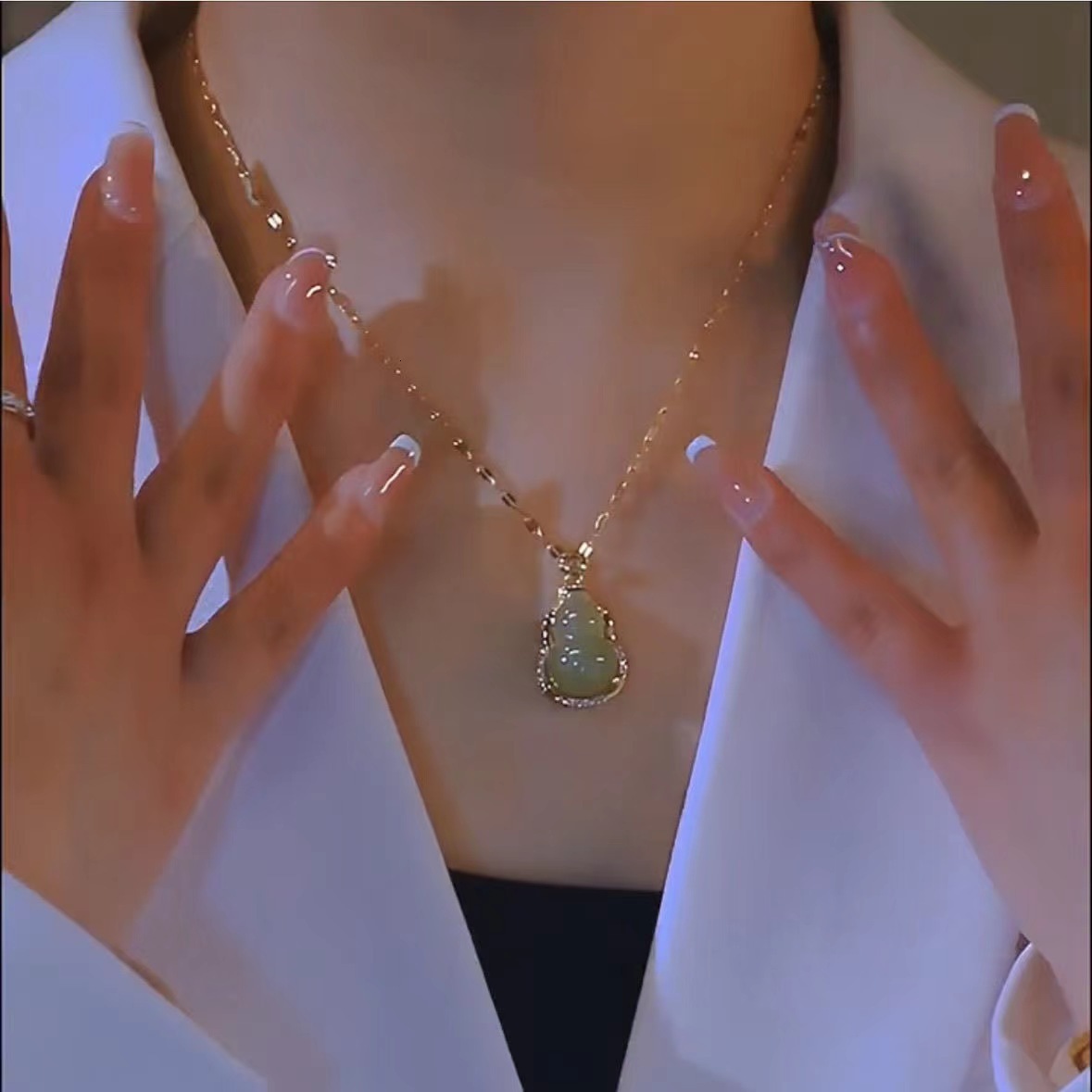 Gourd designer Micro Inlaid Full Diamond free shipping Necklace For Women Exquisite Versatile New luxury Light Luxury Super Shiny Collarbone Chain