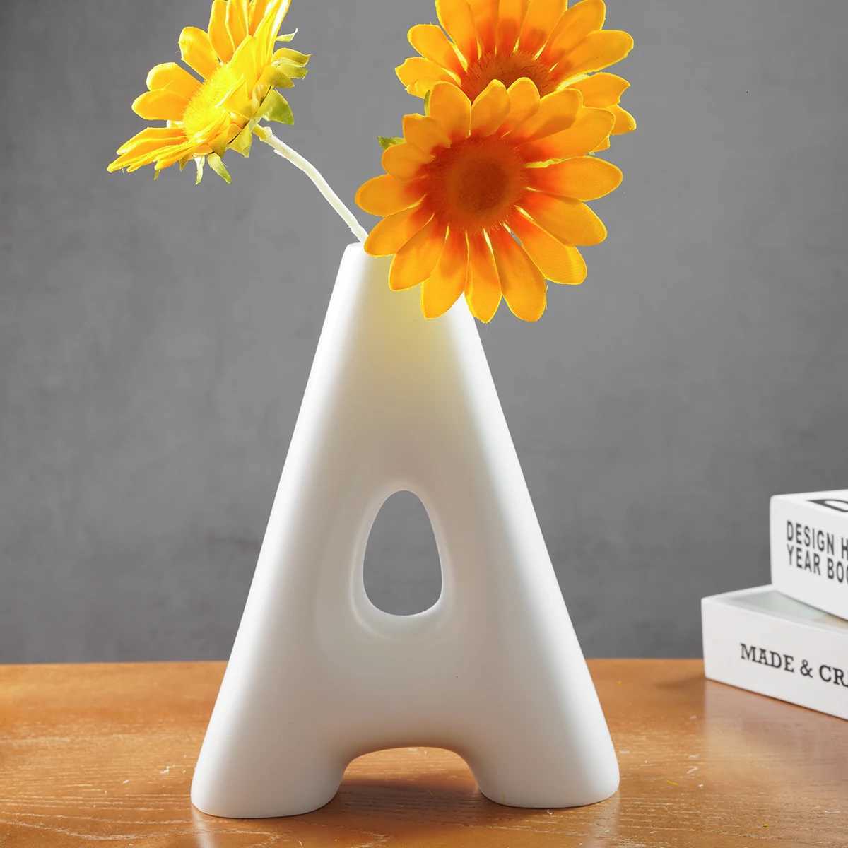 1PC creative A-shaped decorative vase simple white and black indoor he desktop decoration handicraft H251204