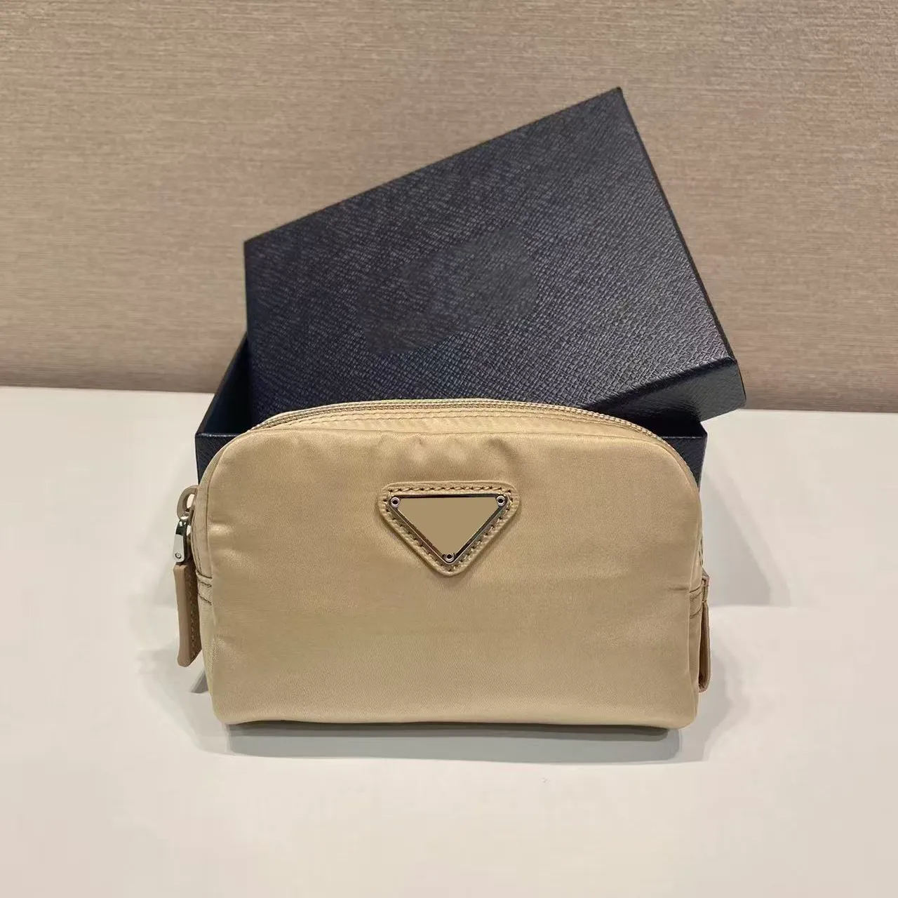 Designer Cosmetic Metal Label Brand Storage Bag Multifunctional Makeup Brush Large Capacity Lightweight With Zipper Multi Colors