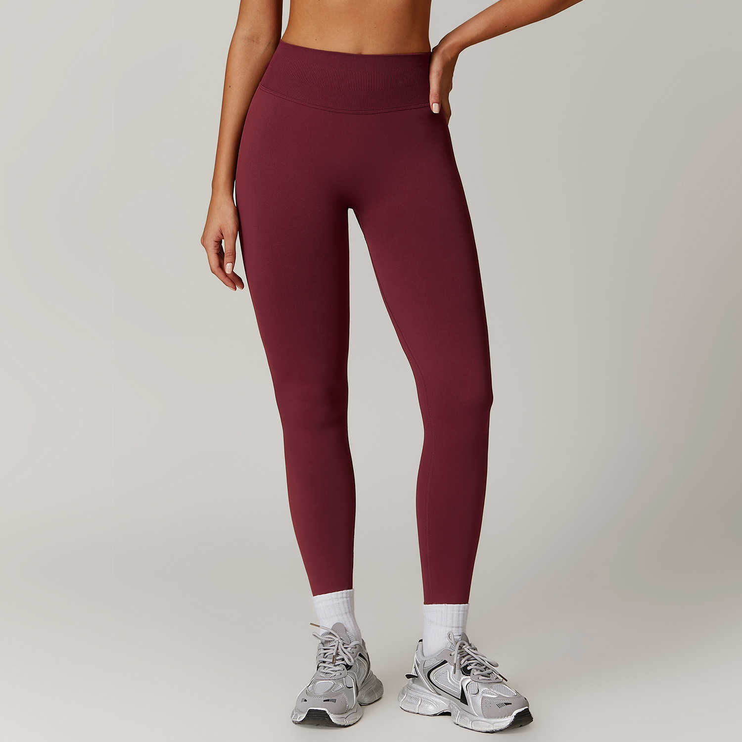 European and American peach hip seamless waist-cinching yoga pants for women to wear outside for running and fitness dry-fit exercise pants L251204