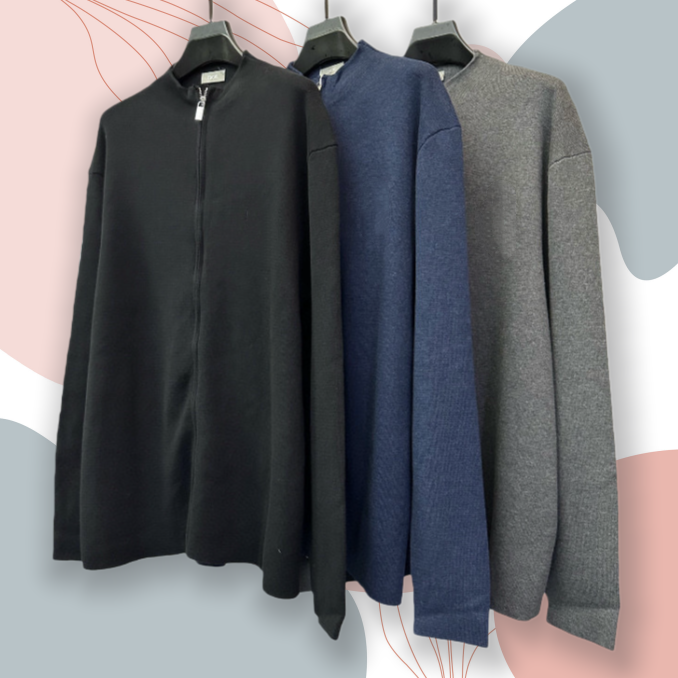 Fashionable Knitted Sweater with Front-Zip Closure