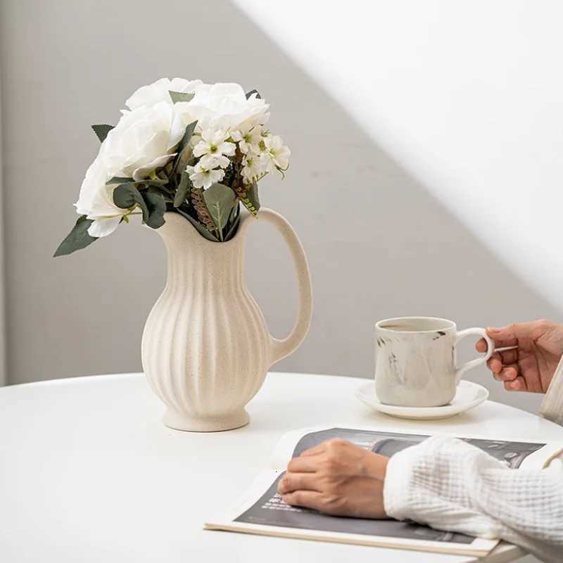 Creativity Country Style Desktop Vase Vintage White Jug Vase Garden Watering Ceramic Kettle Flower Vase Pot He Decor Crafts H251204