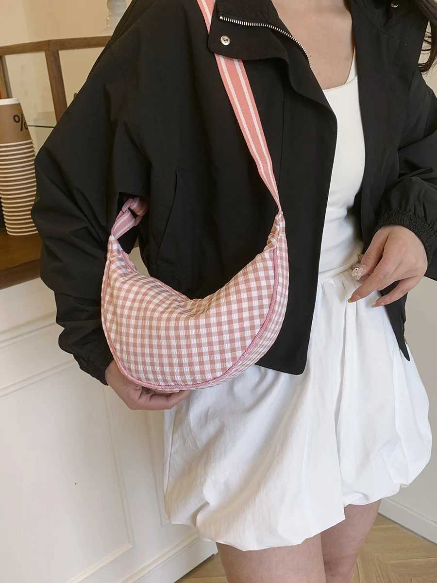 Simple Design Womens Plaid Hobos Shoulder Bag Versatile Female Nylon Crossbody Bags Travel Girls Underarm Bag Handbags PurseT251204