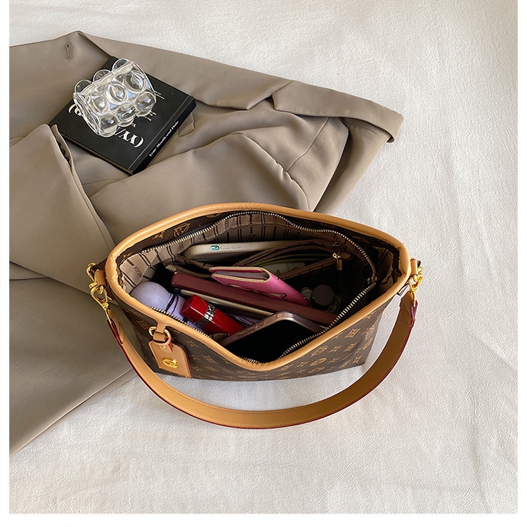 Designer bags free shipping New large capacity tote bag retro printed wide shoulder strap women single shoulder bag crossbody bag women