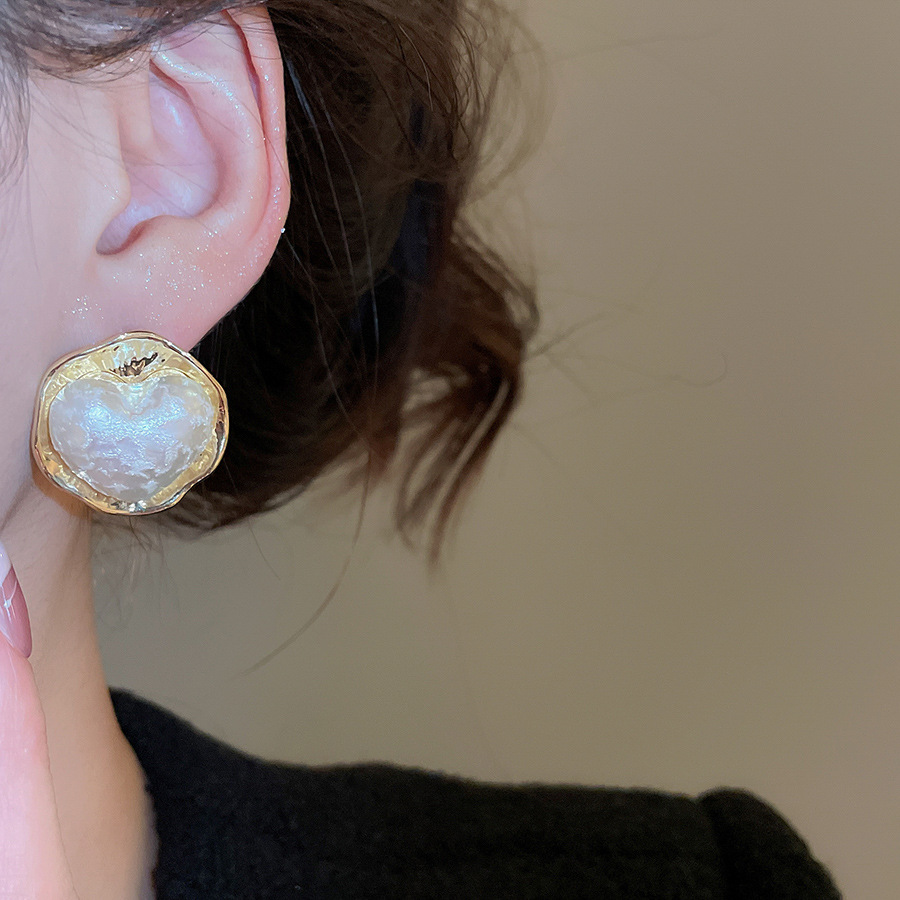 16K Real Gold Plated Silver Needle Heart Pearl Autumn Winter High-end Elegant Light Luxury Niche Earrings for Women - view 4