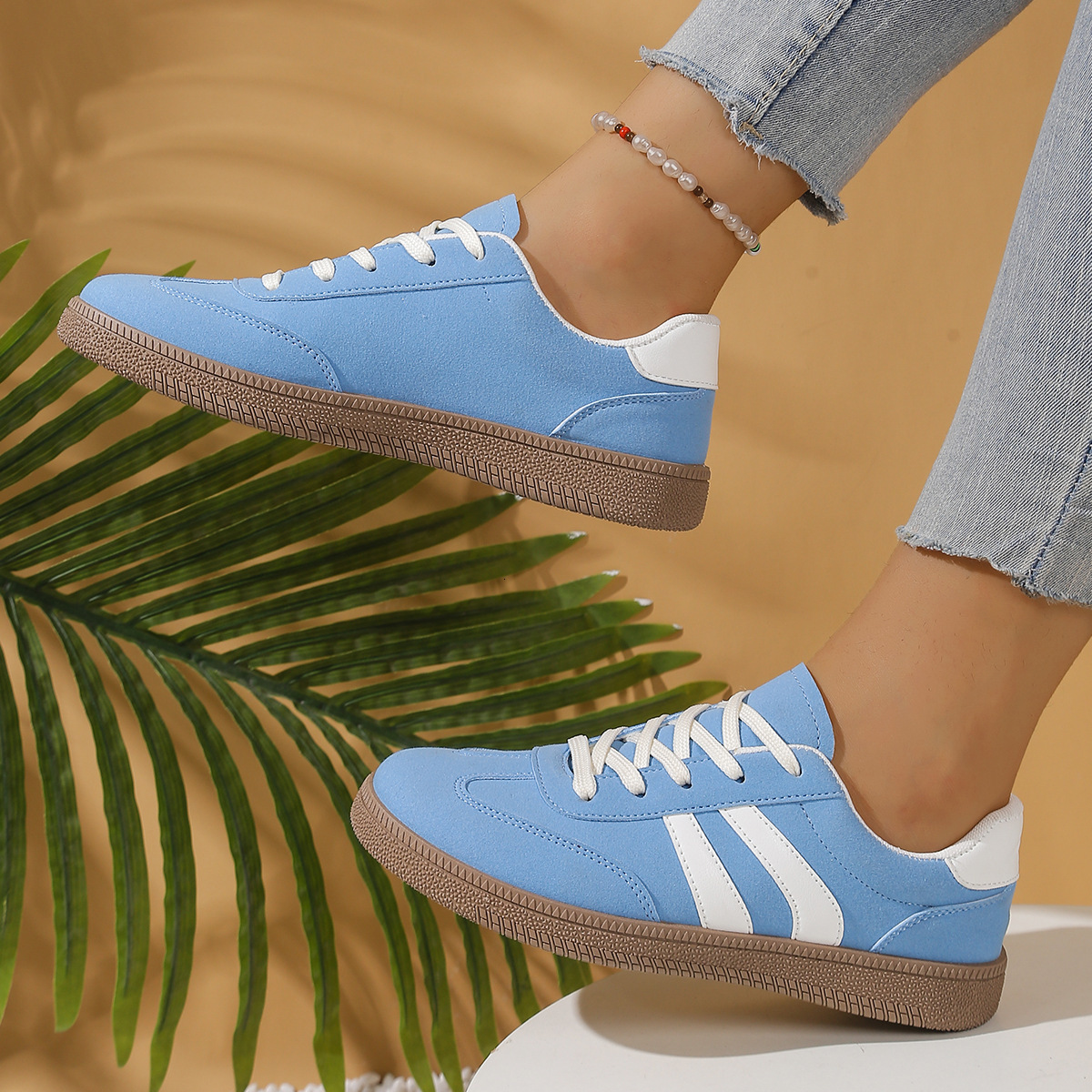 Free Shipping 2025 New Fashion design Sneakers for Women Large Size Lightweight Comfortable Breathable Flat Casual Shoes