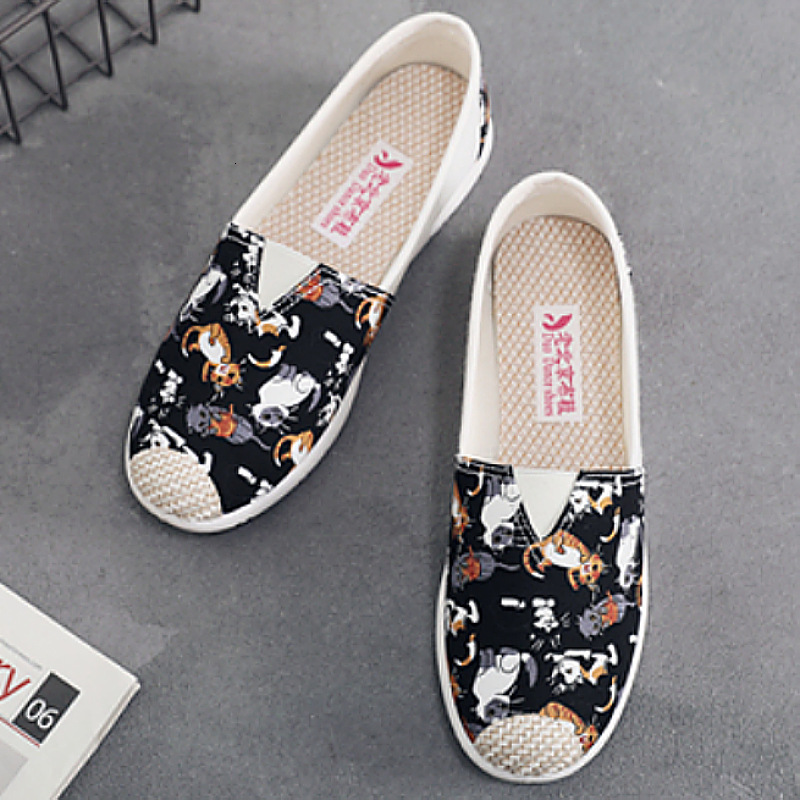 25 New Spring and Autumn Old Beijing Cloth Shoes Casual Canvas Shoes Slip-On Women's Shoes Non-Slip Soft Sole Versatile Women's Shoes