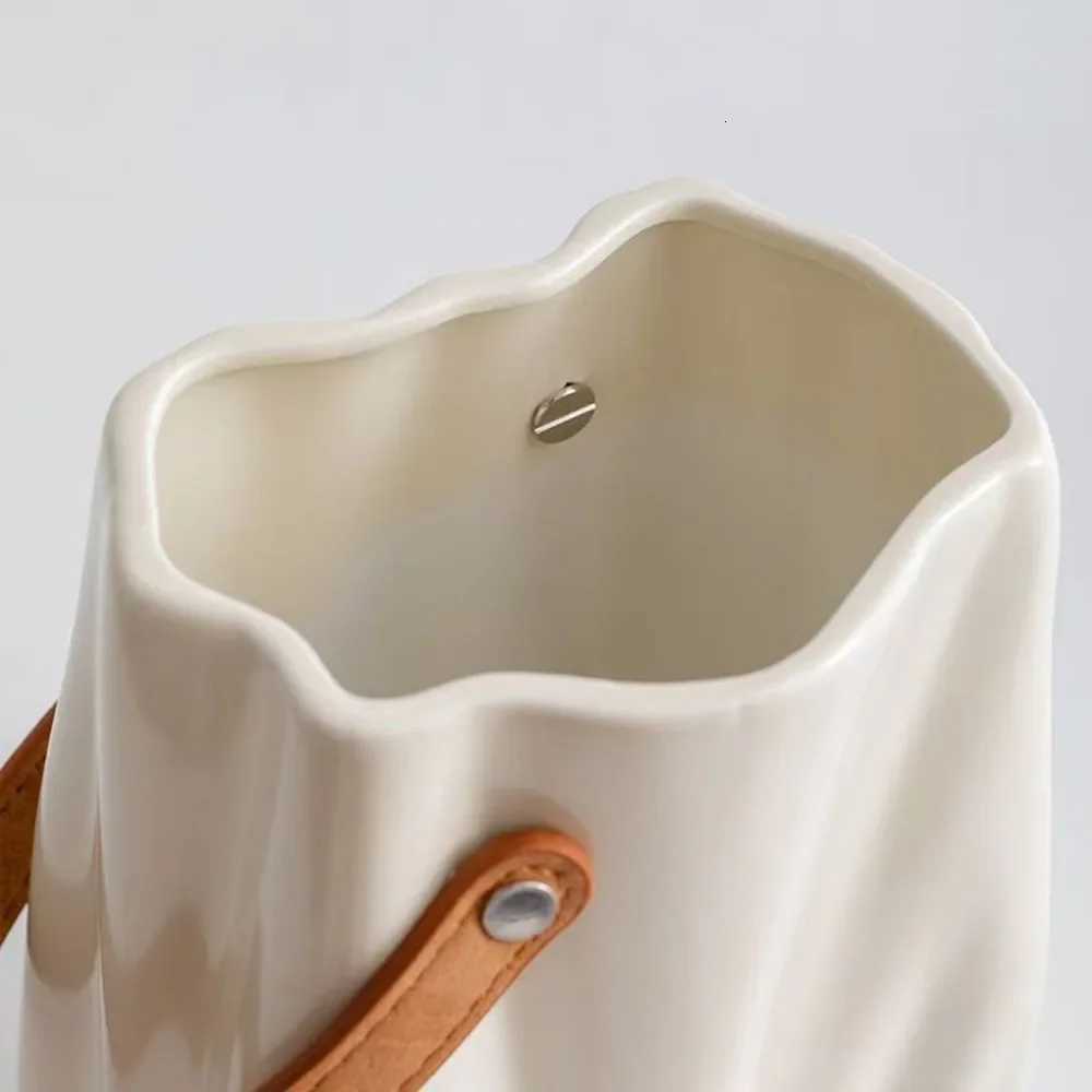 Modern Decorative Vase Handbag Ceramic Vase Decoration He Flowers for Decor Table Decoration Accessories Ro decor Vase Gift H251204