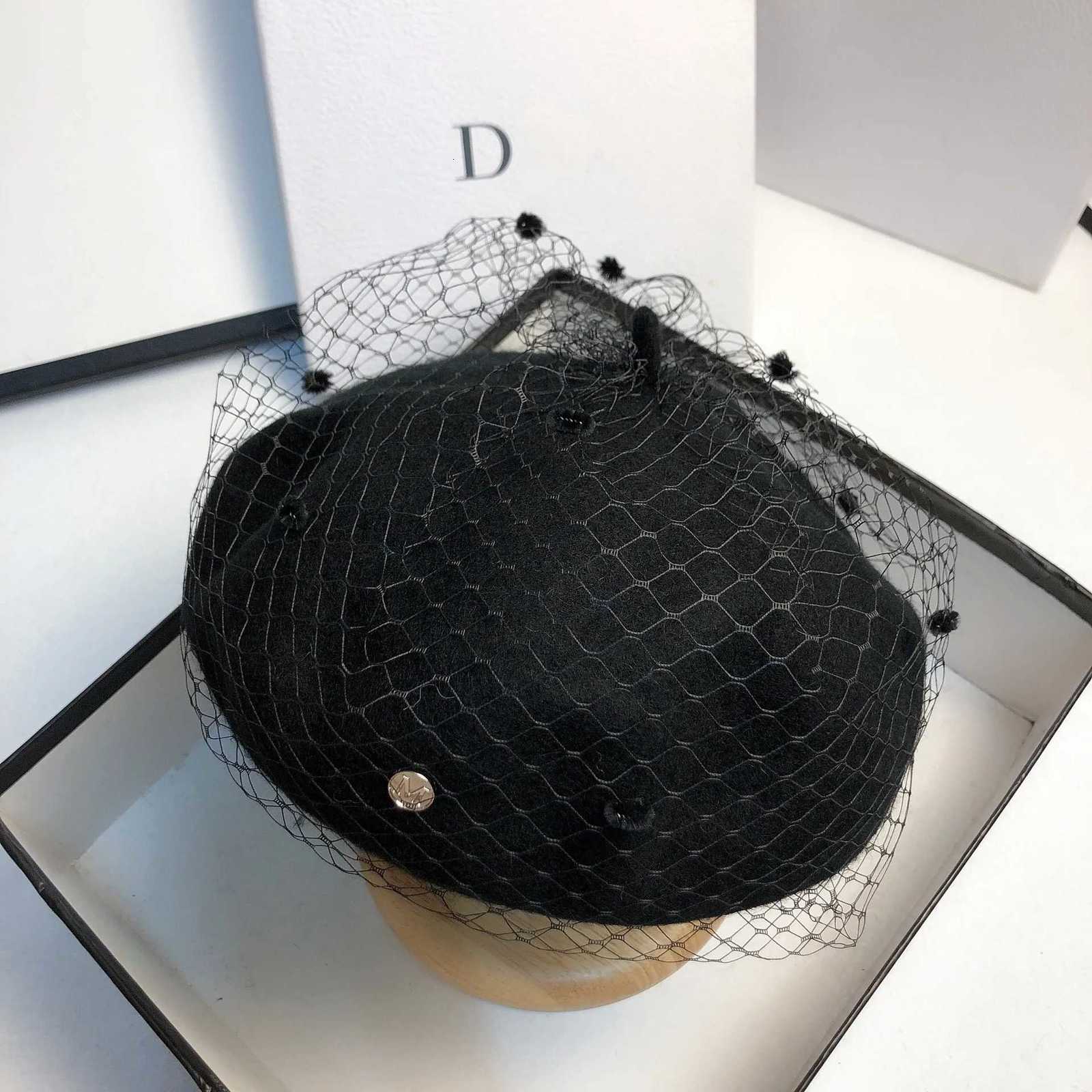1PC Fascinating Mesh Veil Wool Beret Autumn Winter Warm Beanie Hat Vintage Felt Casual Painter Hats Female French Berets CapsXJ251204 - view 5