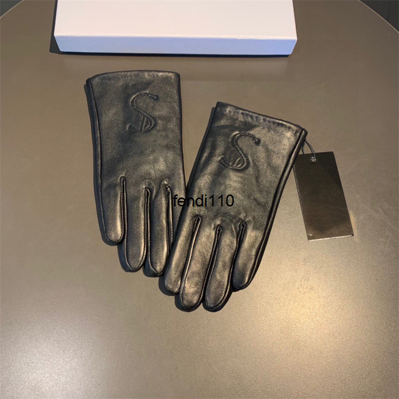 Five Fingers Gloves Designer Letter Gloves Women Winter Leather Glove Warm Sheepskin Fingertip Gloves Fashionable Street Gove