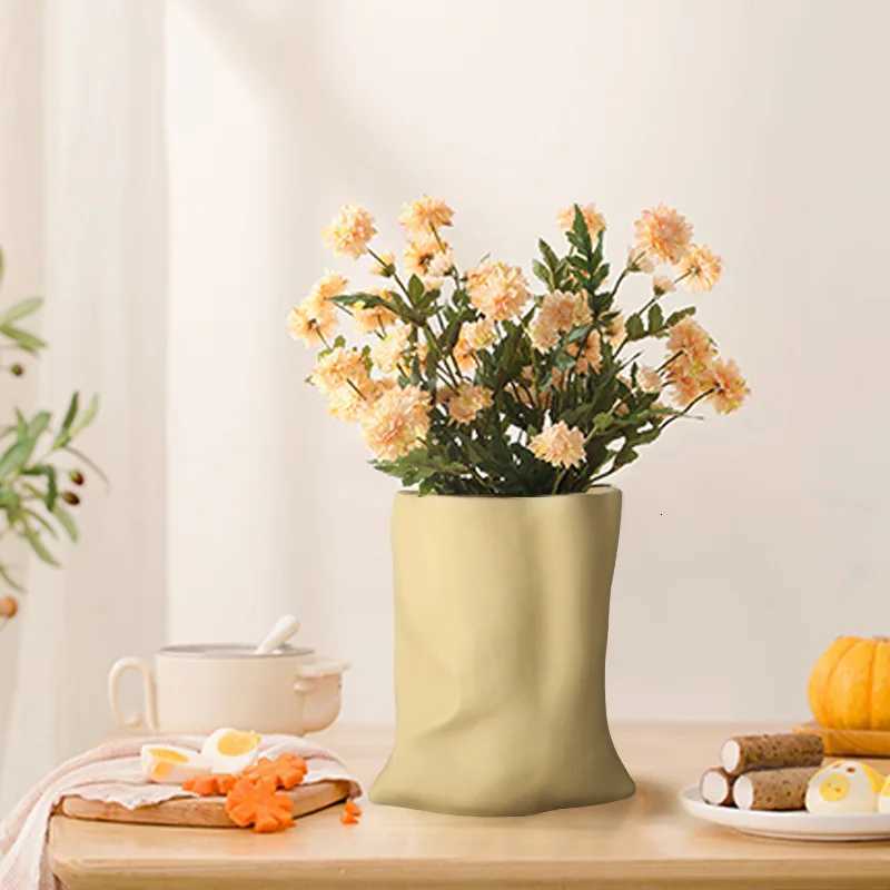 Ceramic Vase Pocket Shape Bag Fold Flower Vase Floral Arrangement Accessories Terrarium He Decoration Accessories H251204
