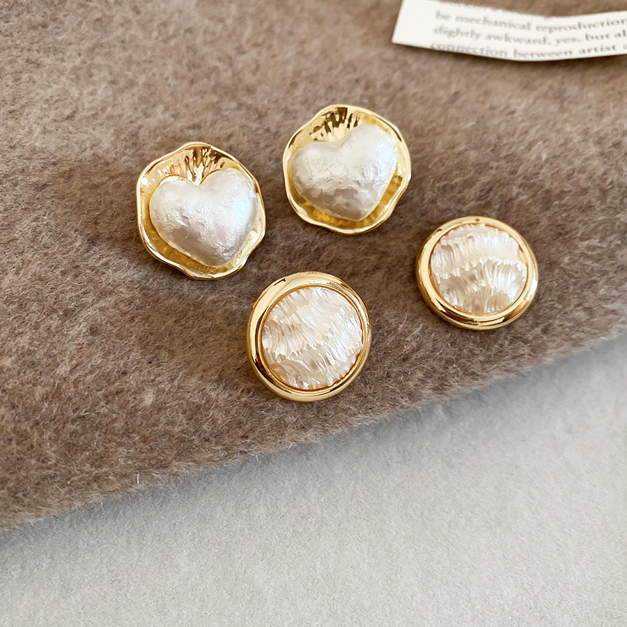 16K Real Gold Plated Silver Needle Heart Pearl Autumn Winter High-end Elegant Light Luxury Niche Earrings for Women - view 6