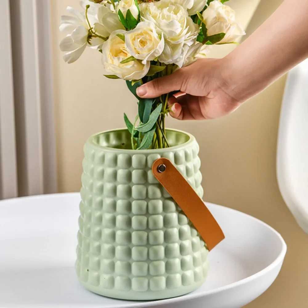 Leather Handle Flower Vase Fashion Anti Fall Plastic Flower Arrangement Nordic Style Modern Flower Pot Living Ro H251204