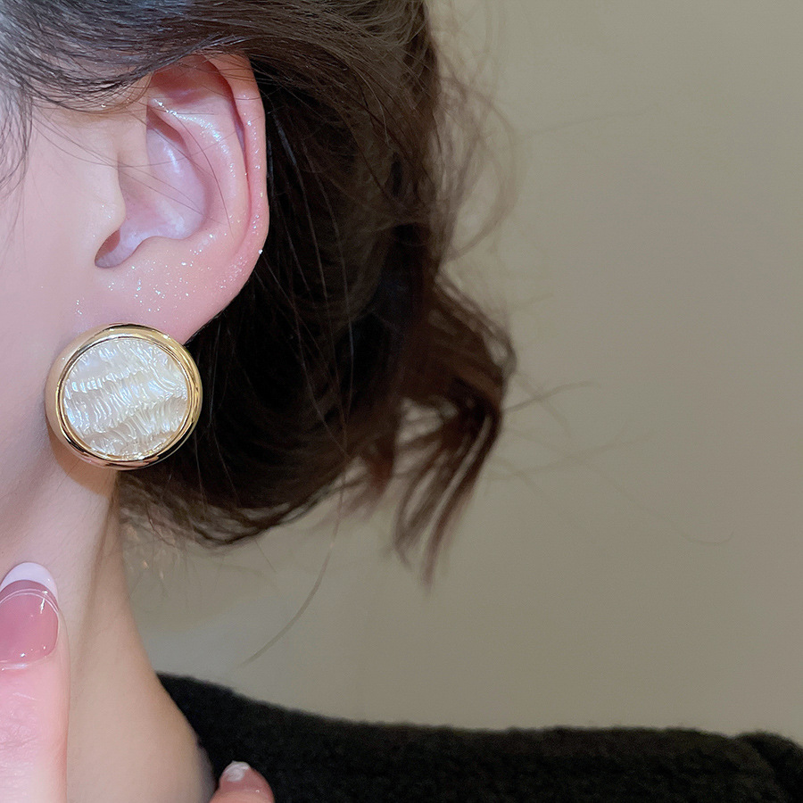 16K Real Gold Plated Silver Needle Heart Pearl Autumn Winter High-end Elegant Light Luxury Niche Earrings for Women - view 3