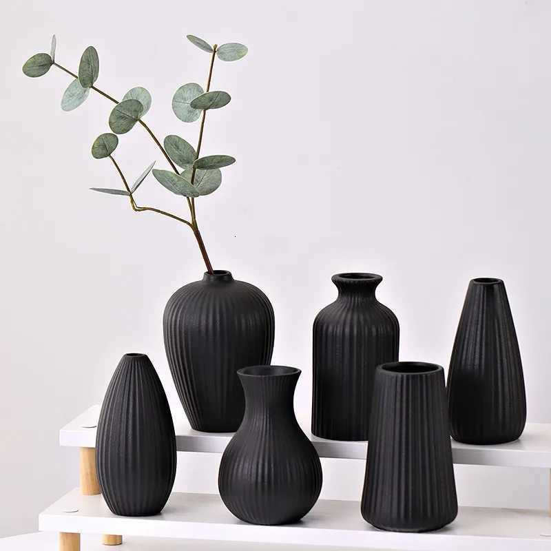 1PC Black Ceramic Vase Flower Ceramic for Flowers Small Vase for Off and Living Ro He Decoration Ceramic Vase jarrones H251204