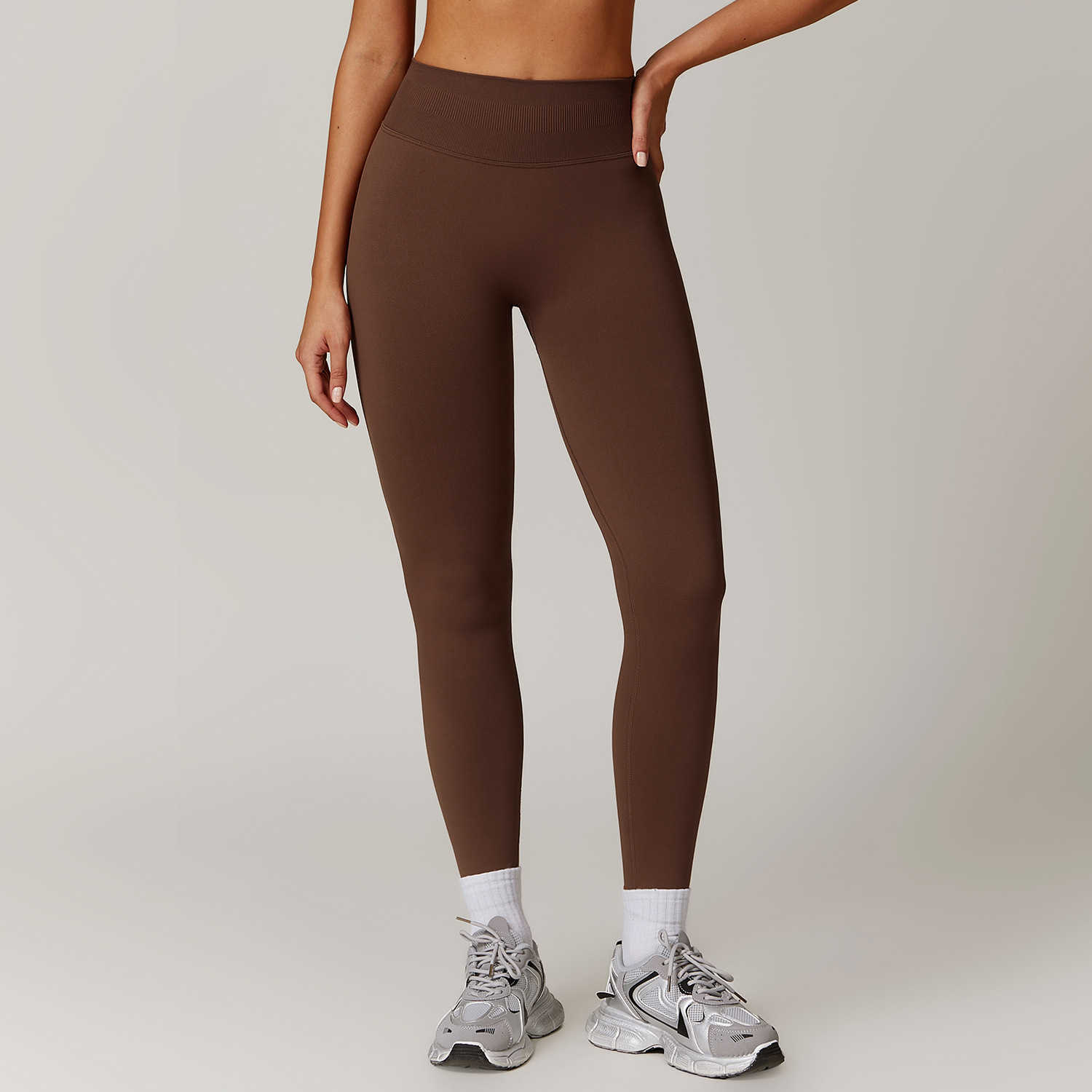 European and American peach hip seamless waist-cinching yoga pants for women to wear outside for running and fitness dry-fit exercise pants L251204