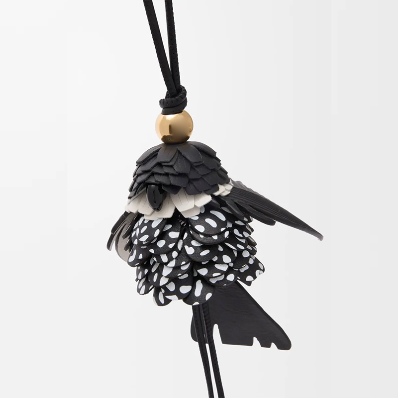 Lovely Keychain Classic Exquisite Luxury Designer Car Keyring Key holders Small Jewelry LW Brand Biker Puzz Pabble Luxury Brand