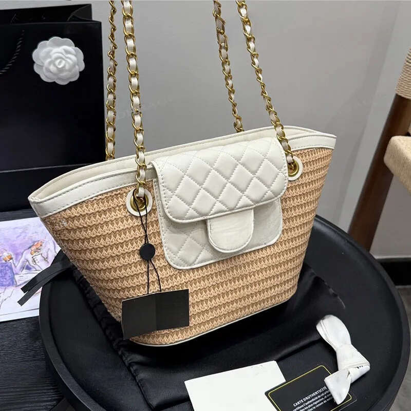 Ladies Designer Straw Tote Underarm Bag Two-tone Leather Flap Pocket Golden Hardware Matelasse Chain Outdoor Leisure Shopping Purse Shoulder Handbag 23x20cm