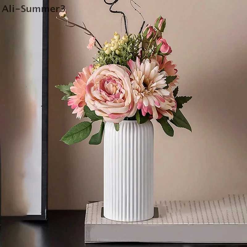 Striped Ceramic-Like Plastic Vase For Flowers Decorative Floral Arrangement Display Creative Little Flower Vase H251204