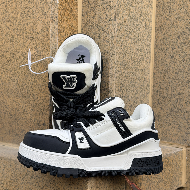 Free shipping Designer Casual Shoes 2025 Fashion Versatile Casual Shoes High Quality Light Luxury Casual Height Increasing Shoes