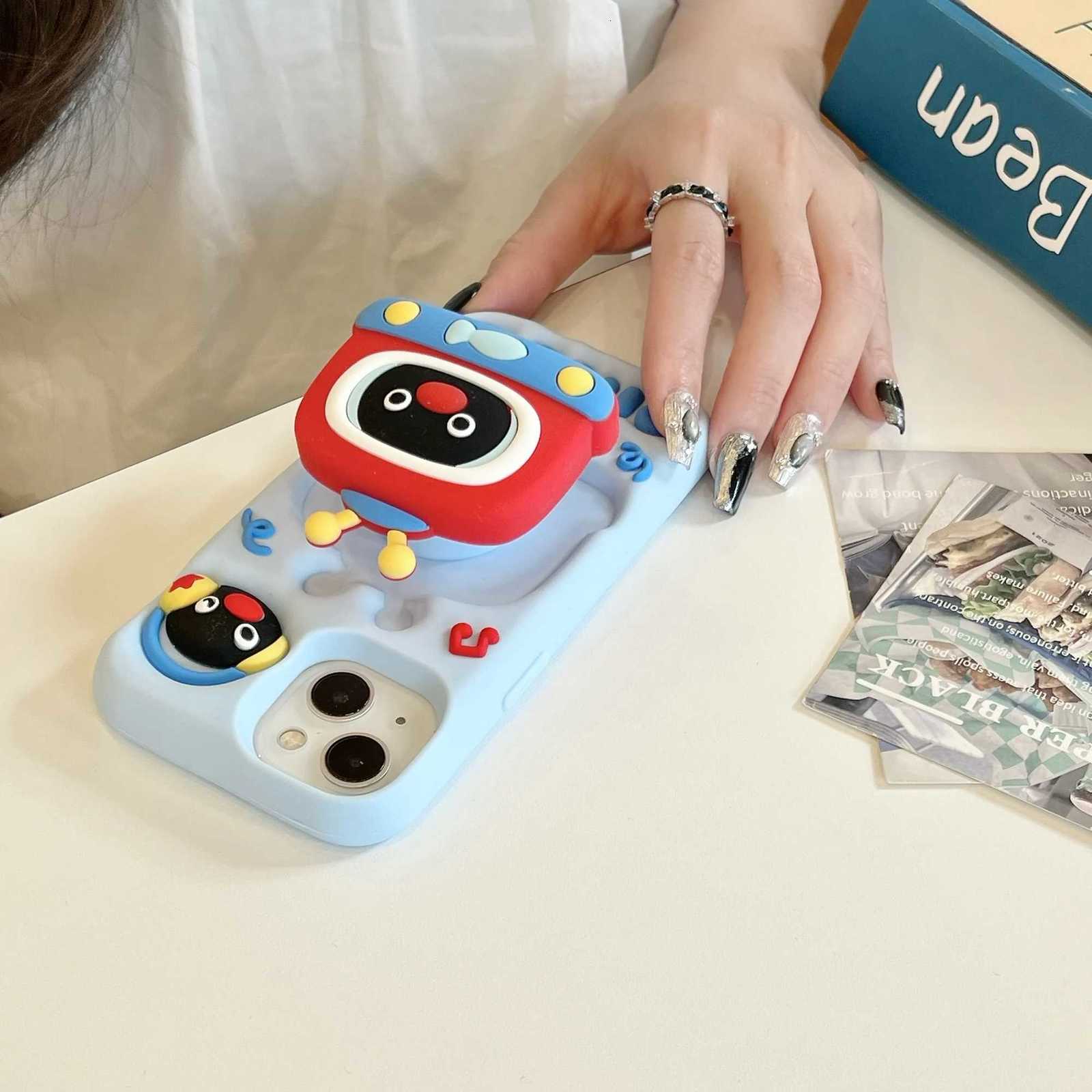 Telescopic Bracket Penguin3D Cute Cartoon Soft Silicone Case Phone Back Cover For iPhone 13 14 15Pro 16 Prax 12Prax Shell H251203