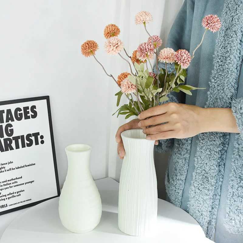 Modern Plastic Vase White Nordic Style Plastic Flower Pot Storage Bottle for Flowers He Living Ro Off Desktop Ornaments H251204