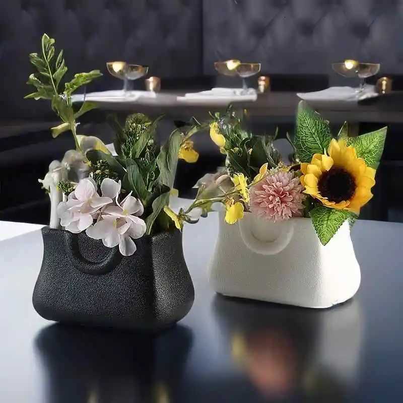 Nordic Luxury Handbag Vase Flower Boxs Ceramic Bag Shaped Flower Pot Flower Container Wedding Vntines Day Wall Hanging Decor H251204
